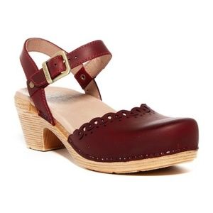 Dansko Marta (Maroon) Sandal Clog